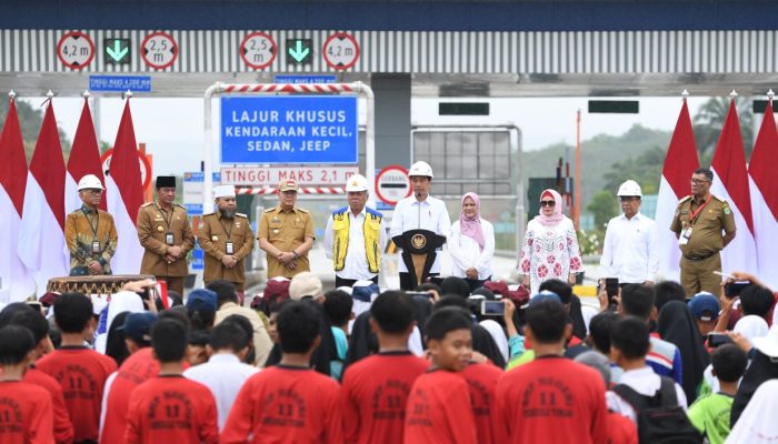 Joko Widodo Resmikan Jalan Tol Ruas Bengkulu-Taba Penanjung Sepanjang 16,7 Kilometer