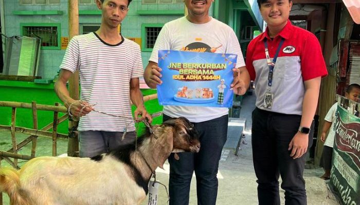 JNE Bagikan 40.000 Daging Hewan Kurban , Serentak di 62 Cabang Seluruh Indonesia