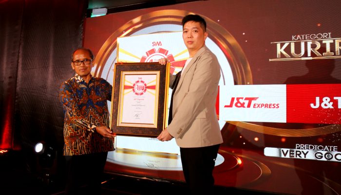Indeks Kepuasan Layanan Tinggi, J&T Express Sabet Penghargaan Indonesia Original Award 2023