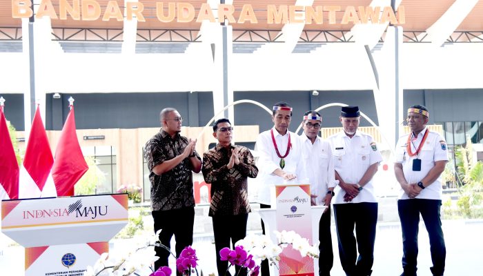 Jadi Bandara Terluar di Tanah Air,  Jokowi Resmikan Bandar Udara Mentawai Sumbar