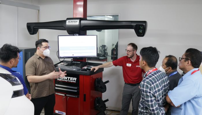 Himawan Putra dan Hunter Engineering Company Gelar Pelatihan SOP Bengkel Otomotif