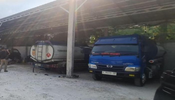 Pertamina dan Polisi Grebek Gudang Ilegal Solar Subsidi di Pati,  3 Truk Tangki Jadi Bukti