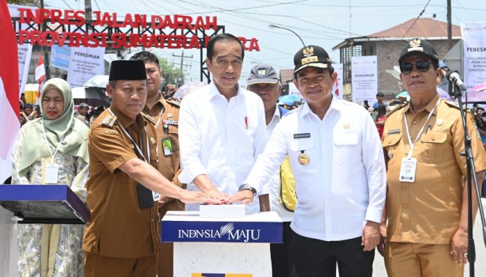 Jokowi Resmikan Pembangunan Jalan Daerah Senilai Rp868 Miliar di Sumatra Utara