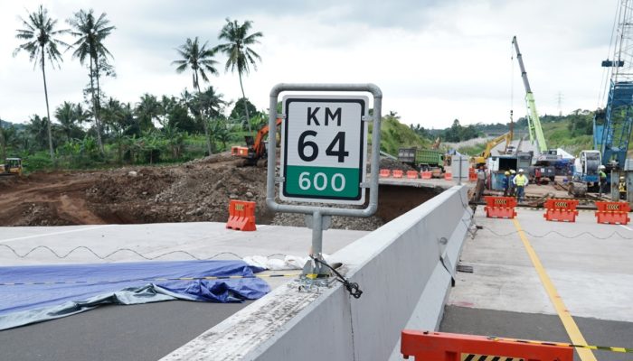 Pasca Longsor, Perbaikan Jalan Tol Bocimi Ditargetkan Rampung Sebelum Libur Akhir Tahun