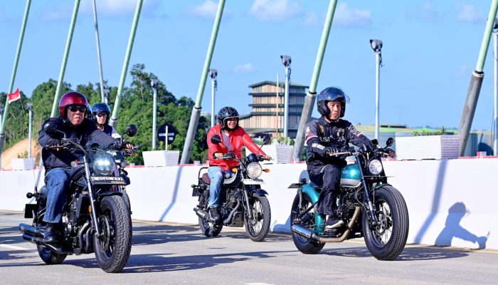 Presiden Jokowi Konvoi Motor Tinjau Progres Pembangunan Jalan Tol Ibu Kota Nusantara