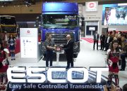 UD Trucks Quester dengan ESCOT Tampil di GIIAS 2024, Usung Teknologi Transmisi Otomatis