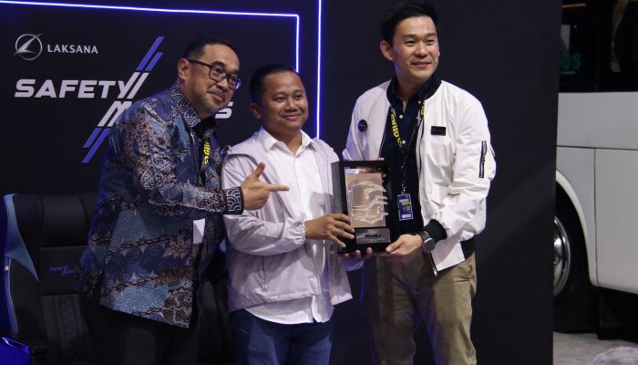 Bus PO Bagong, PO Primajasa dan PO Pesona Turut Ramaikan GIIAS 2024 di Booth Hino