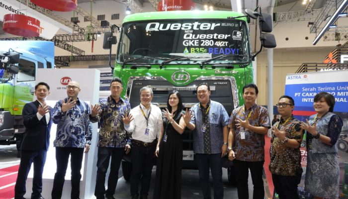 UD Trucks Serah Terima 30 unit Quester GKE 280 ke PT Cakraindo Mitra International di GIIAS 2024