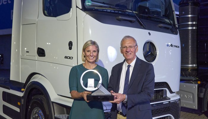Mercedes-Benz eActros 600 Dianugerahi “International Truck of the Year 2025”