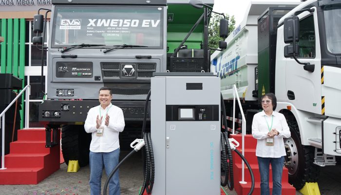 Gaya Makmur Mobil Luncurkan 2 Truk Listrik di Pameran Mining Indonesia 2024