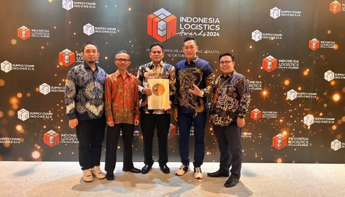 Depot Hub Raih Penghargaan Container Depot of The Year 2024 dari Supply Chain Indonesia