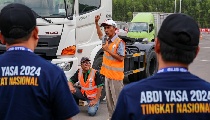 Peserta Abdiyasa 2024 Kemenhub Kunjungi ke Hino Total Support Customer Center (HTSCC)