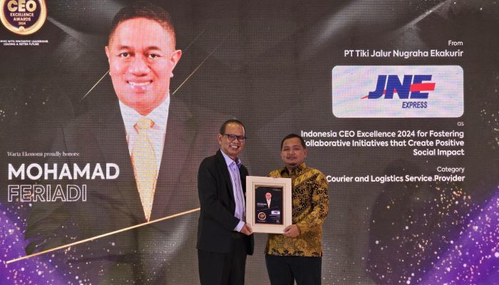 Bos JNE M. Feriadi Soeprapto Dianugerahi Penghargaan Indonesia CEO Excellence 2024