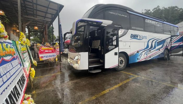 PO DMH Trans Luncurkan Armada Baru dengan Hino RM 280 ABS untuk Angkutan Wisata