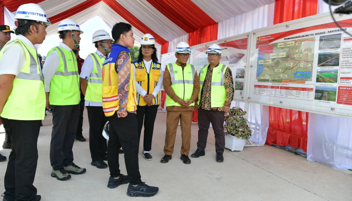 Wapres Gibran Tinjau Proyek Jalan Tol Rangkasbitung-Cileles Sepanjang 24,17 Kilometer