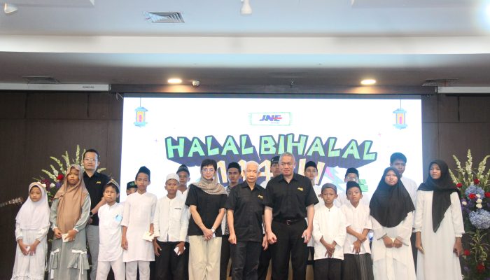 JNE Gelar Halal Bihalal 1446 H Bersama Anak Yatim dan Ksatria-Srikandi Seluruh Indonesia