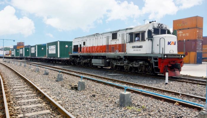 KAI Logistik Kantongi Izin Angkut 13 Jenis Komoditas B3 dari Kementerian Lingkungan Hidup