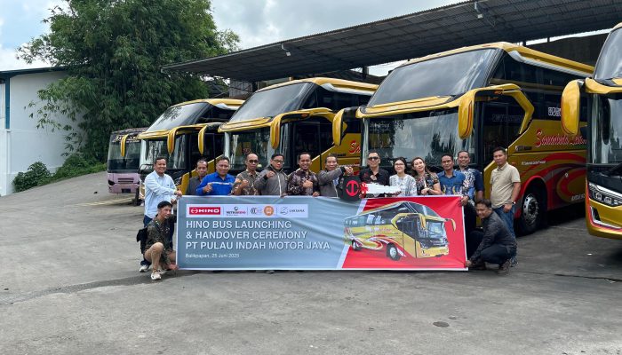 Hino Serah Terima 6 Unit Bus kepada PT Pulau Indah Motor Jaya, PO Bus Terkemuka di Kalimantan Timur