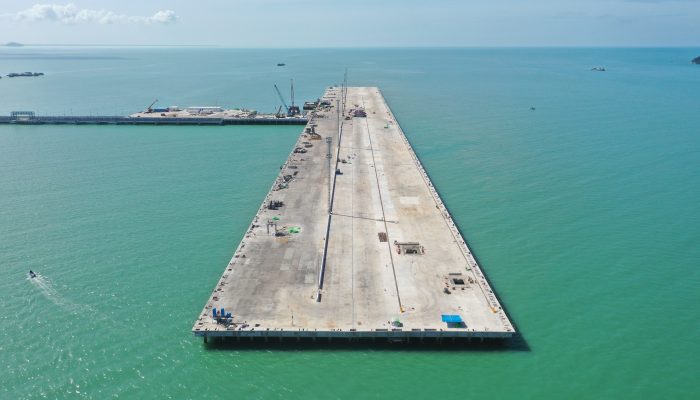 Perlancar Arus Logistik, Pelindo Buka Layanan Bongkar Muat Peti Kemas di Terminal Kijing