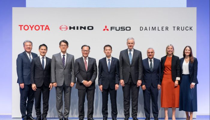 Daimler Truck dan Toyota Motor Corporation Sepakat Merger antara Mitsubishi Fuso dan Hino