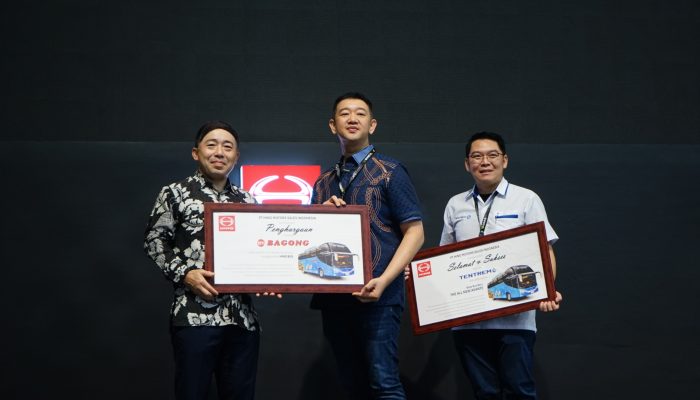 HMSI Serah Terima bus Hino RM 280 ABS kepada Bagong Transport di GIIAS 2025