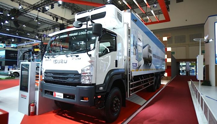 Isuzu GIGA FVM Refrigerator Mejeng di GIIAS 2025 Lengkapi Segmen Cold Chain di Tanah Air