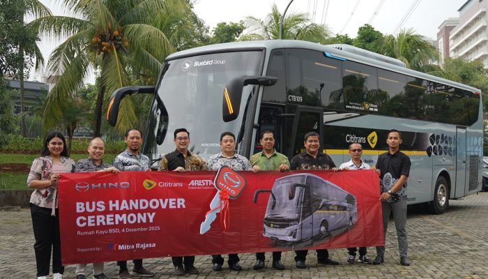 Dukung Layanan Transportasi Antar Kota, Hino Serahkan 10 Unit Bus RM 280 ABS Kepada Cititrans