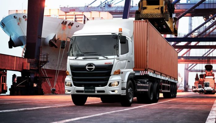Hino Konsisten Pertahankan Posisi Market Leader Segmen Medium Duty Truck Selama 25 Tahun