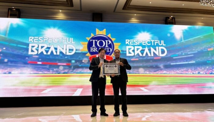 Mitsubishi Fuso Raih Top Brand 100 Award, Konsisten Jadi Merek Truk Andalan dengan Pangsa Pasar 39,9%