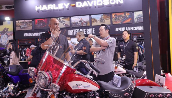 Harley-Davidson Kembali Mengaspal di IIMS 2026, Momen Debut CVO Street Glid Blue Streak