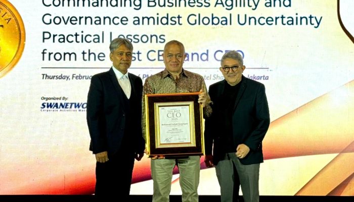 Bos JNE Raih Penghargaan Indonesia Best CEO 2025, Pengakuan Atas Kepemimpinan dan Dedikasi