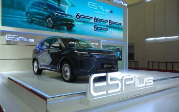 DFSK E5 Plus Jadi Magnet Pengunjung di GIIAS 2026, Momentum PHEV Makin Menguat