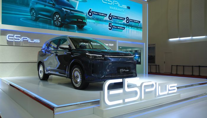 DFSK E5 Plus Jadi Magnet Pengunjung di GIIAS 2026, Momentum PHEV Makin Menguat
